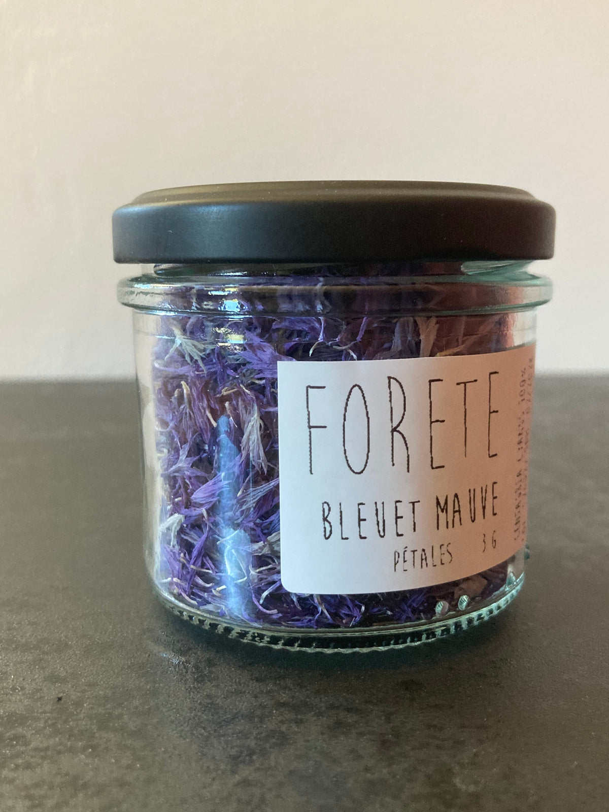 un seul pot de pétales de Bleuets mauves séchés Forête
