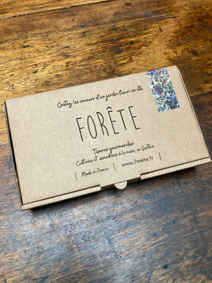un coffret cadeau de 10 infusettes de la tisane Forête Mélisse / Basilic Thaï